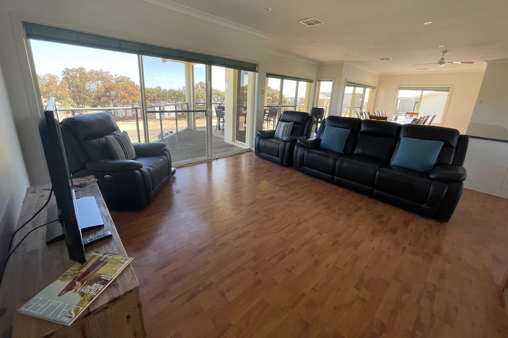 Photo of Livingroom in Port Hughes