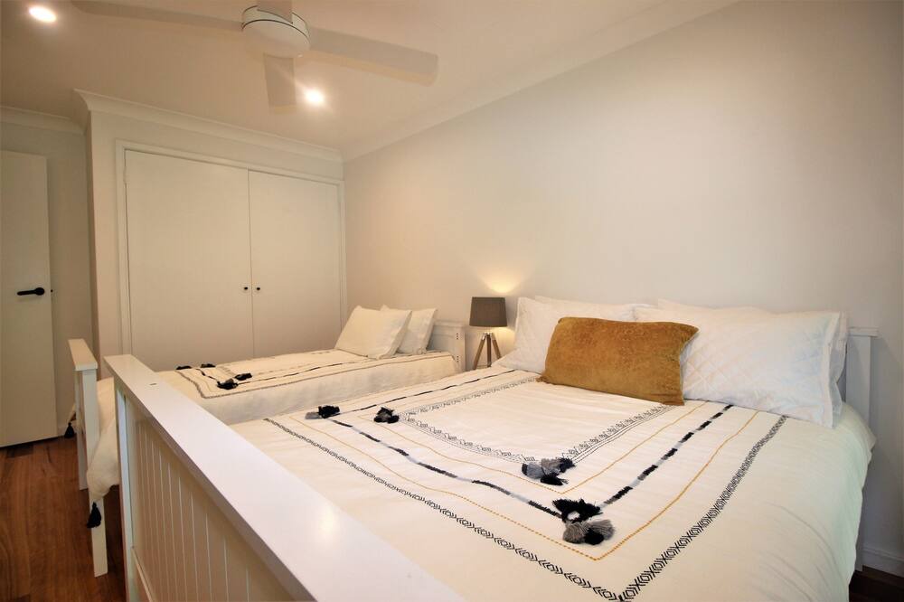 Photo of Bedroom in Elizabeth Beach