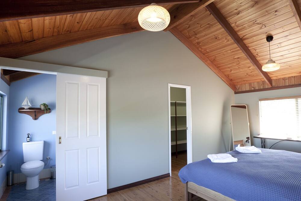 Photo of Bedroom in Ocean Beach