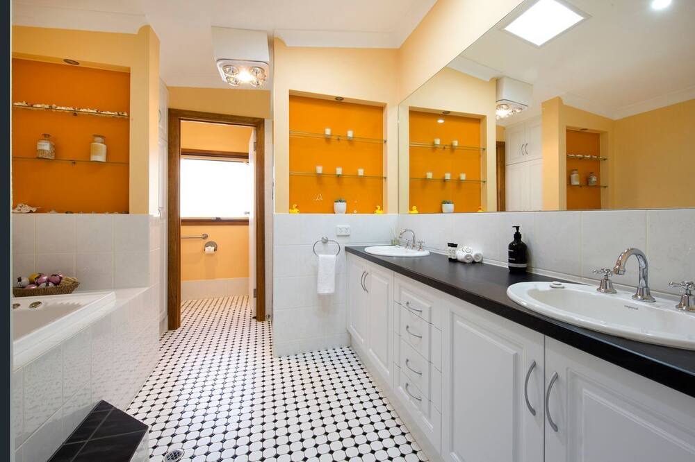 Photo of Bathroom in Talunga