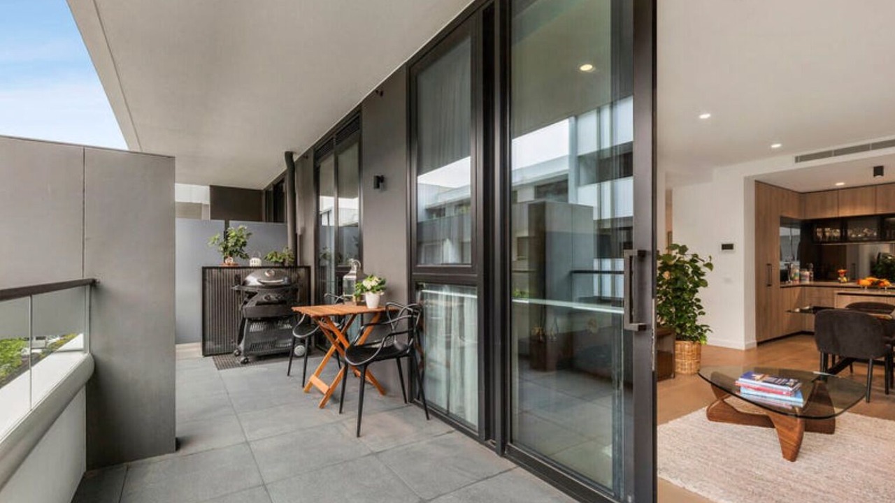 Photo of Outdoor in Kew
