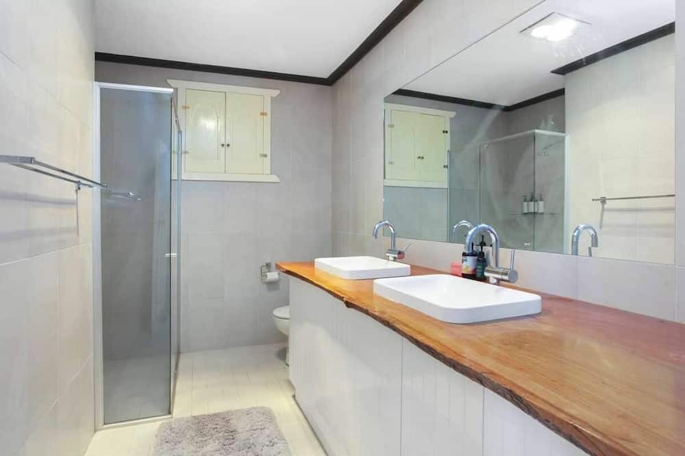 Photo of Bathroom in Blackheath