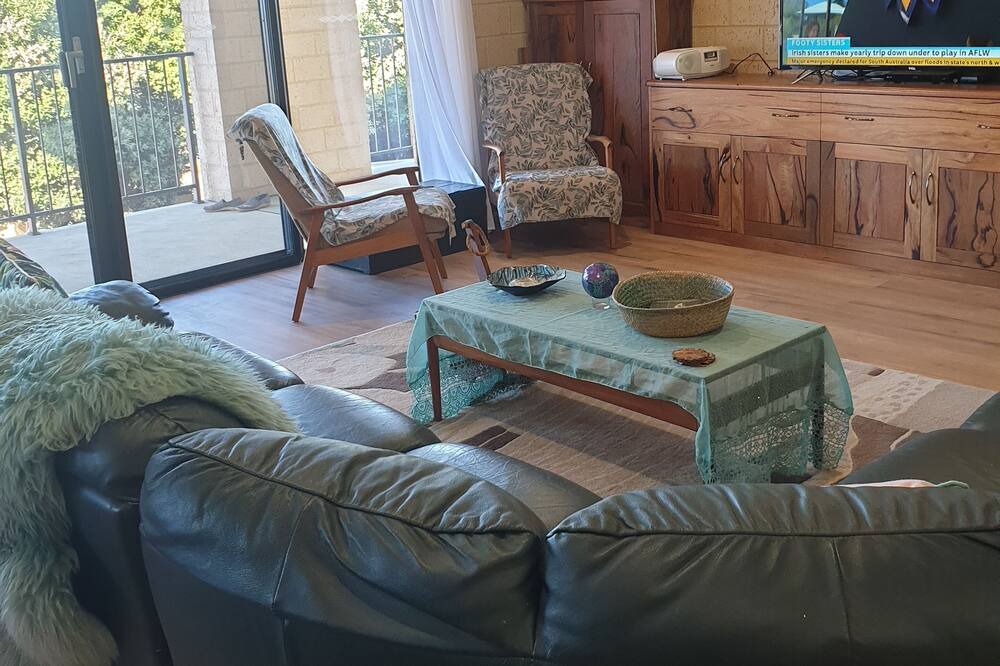Photo of Livingroom in Guilderton