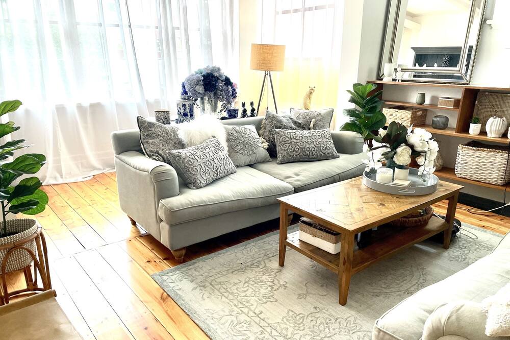 Photo of Livingroom in Caulfield North