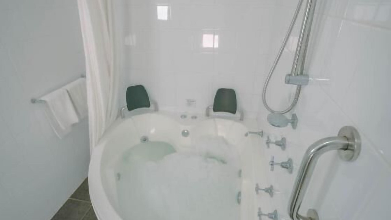 Photo of Bathroom in Winnellie