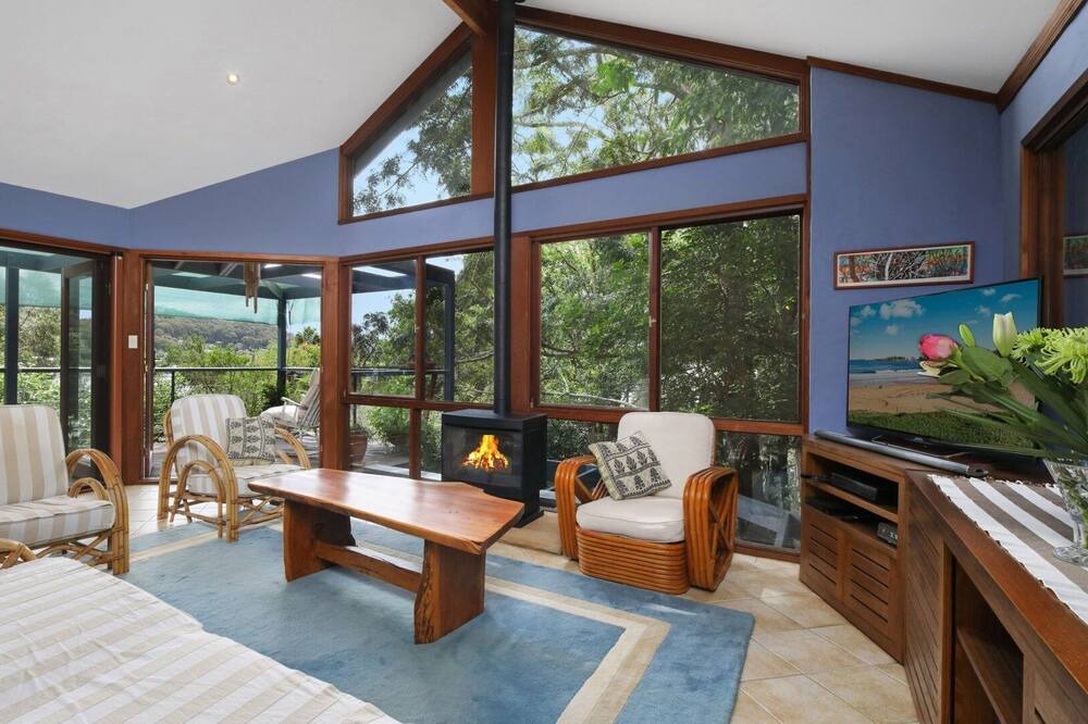 Photo of Livingroom in Pretty Beach Central Coast