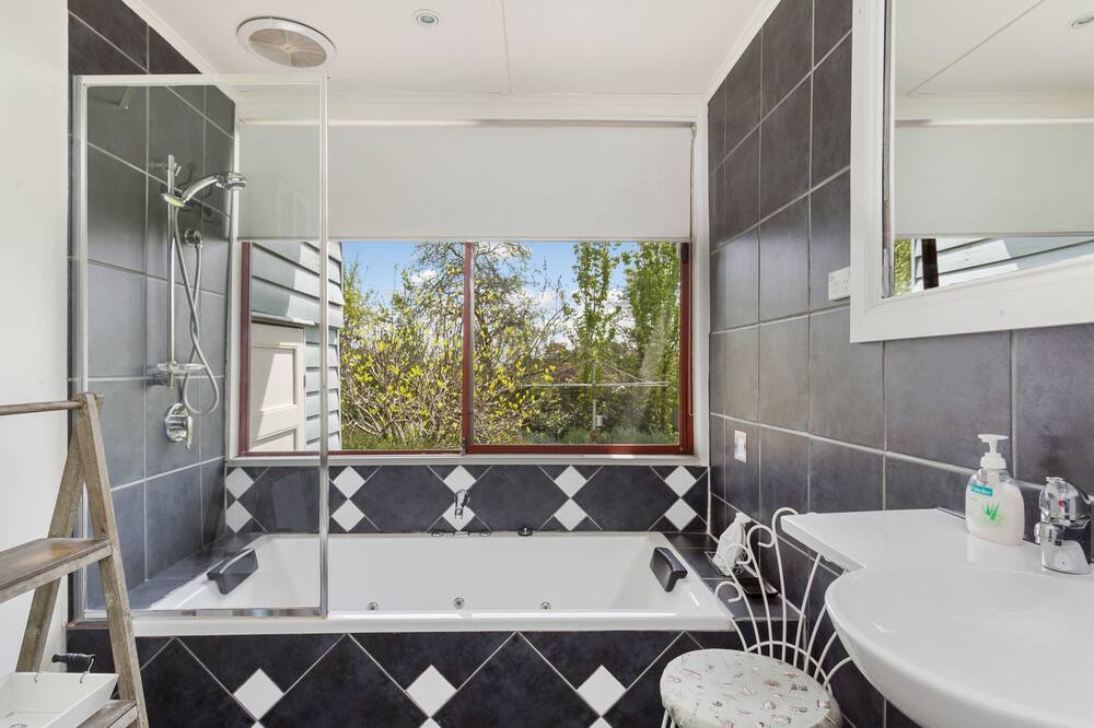 Photo of Bathroom in Daylesford