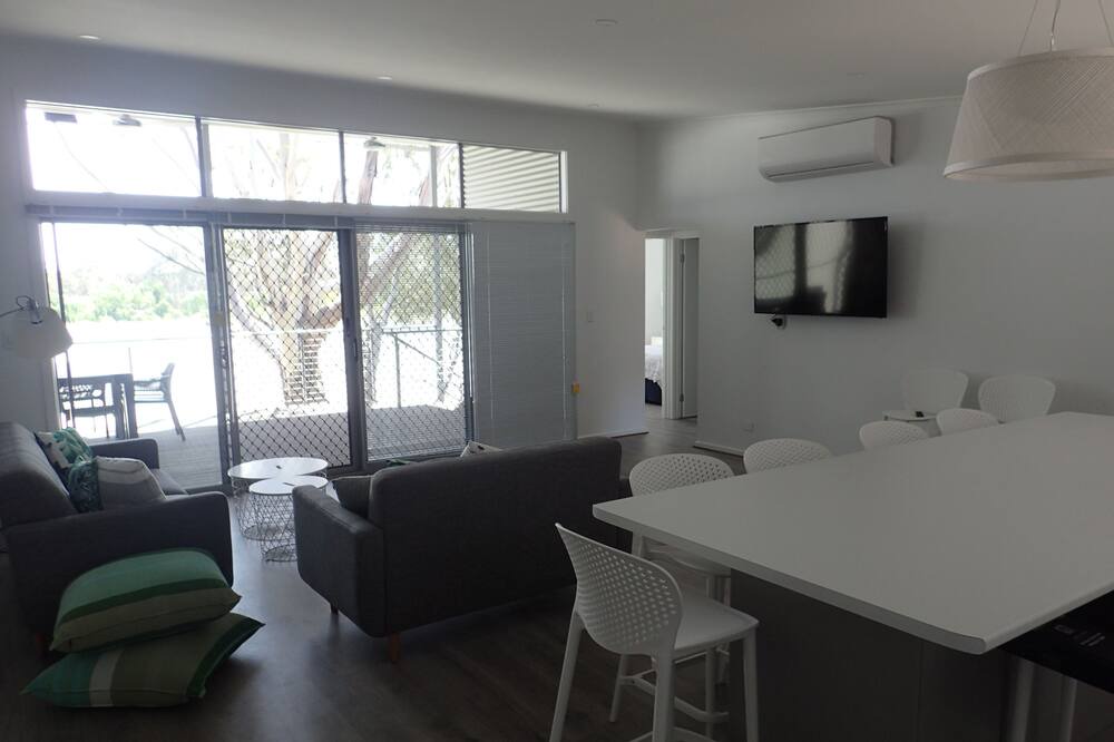 Photo of Livingroom in Greenways Landing