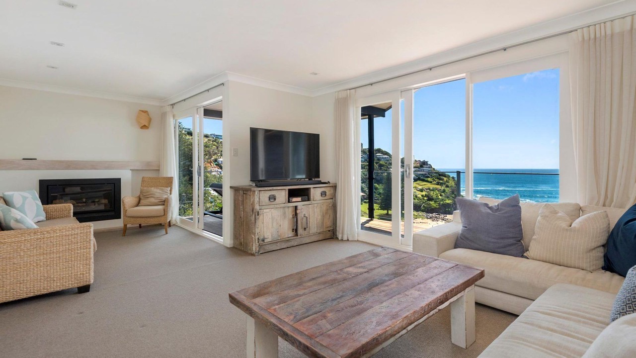 Photo of Livingroom in Whale Beach