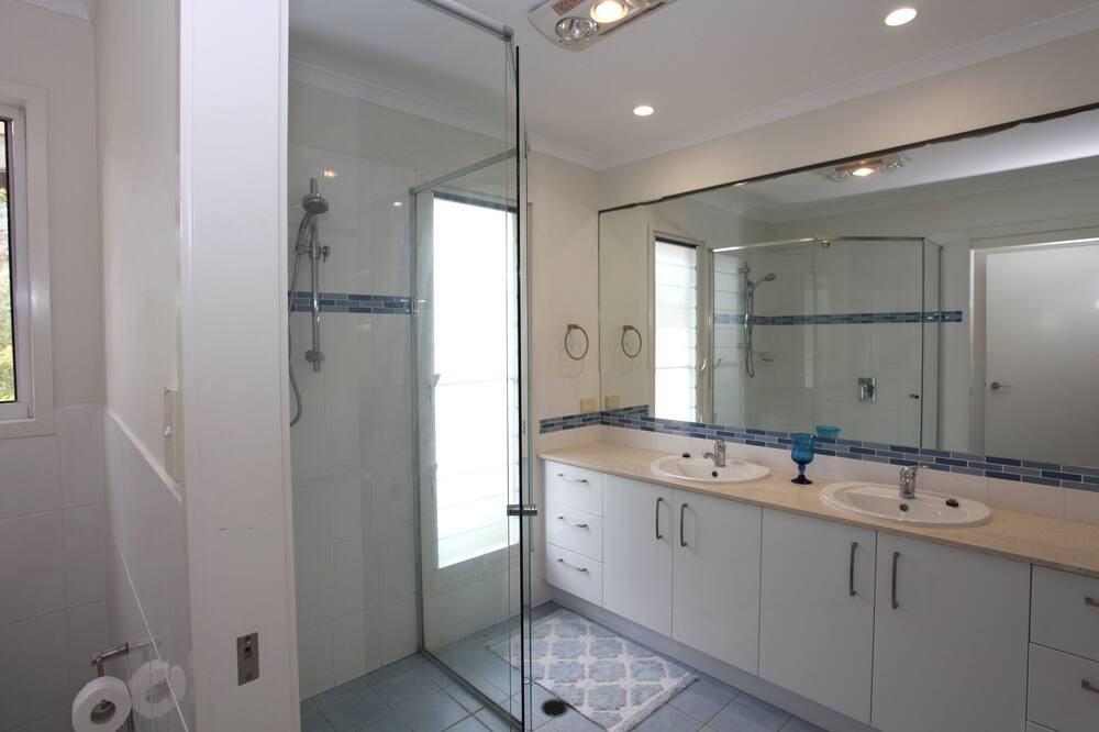 Photo of Bathroom in Dicky Beach