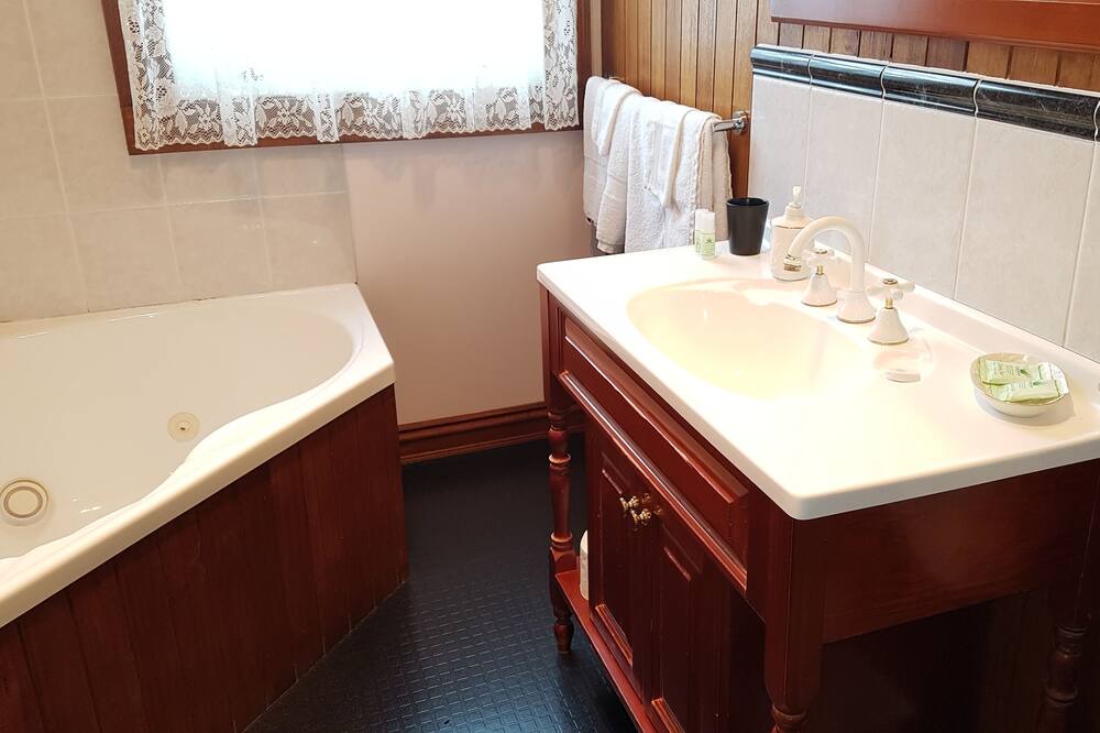 Photo of Bathroom in Smithton