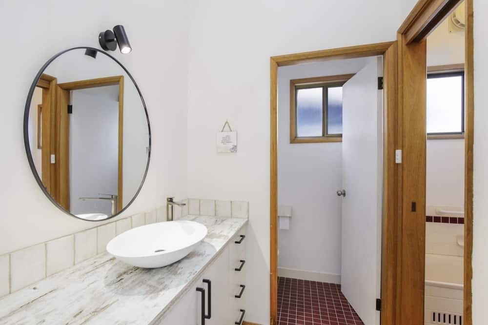Photo of Bathroom in Daleys Point