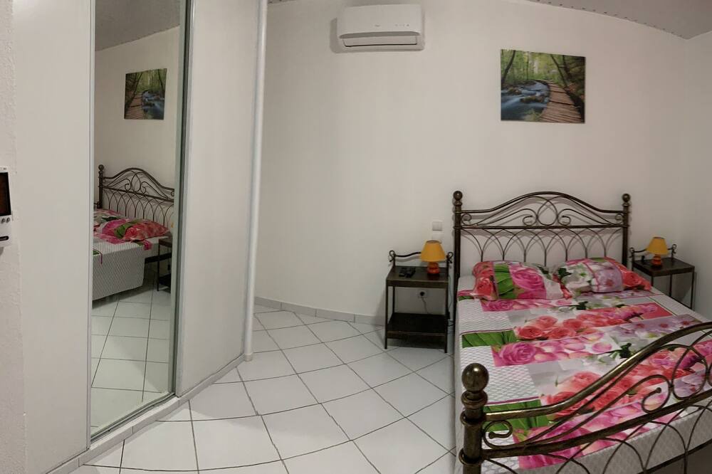 Photo of Bedroom in Matoury