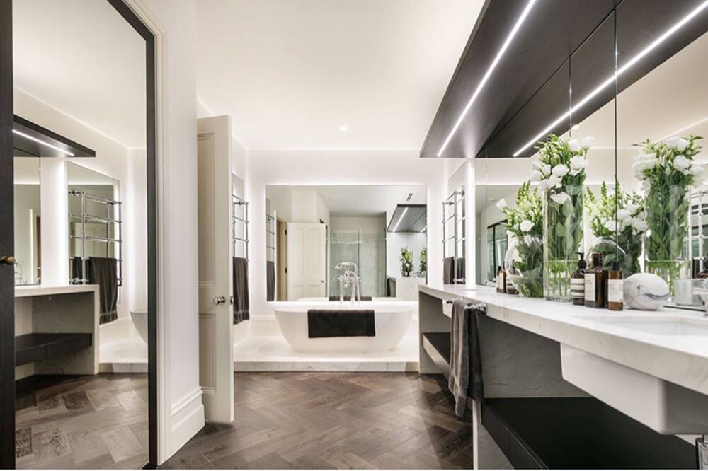 Photo of Bathroom in St Kilda West
