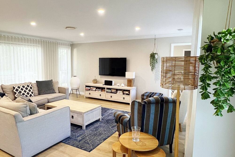 Photo of Livingroom in Salamander Bay
