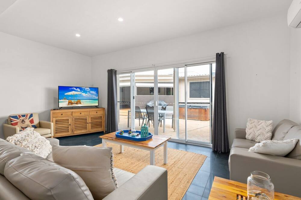 Photo of Livingroom in Shoal Bay