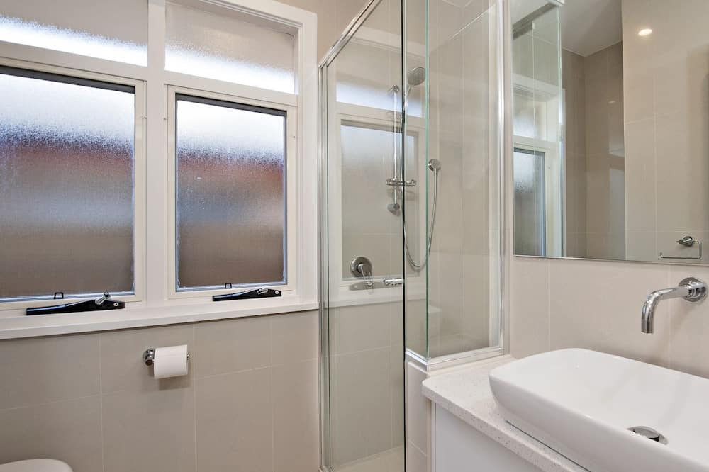 Photo of Bathroom in Salamander Bay