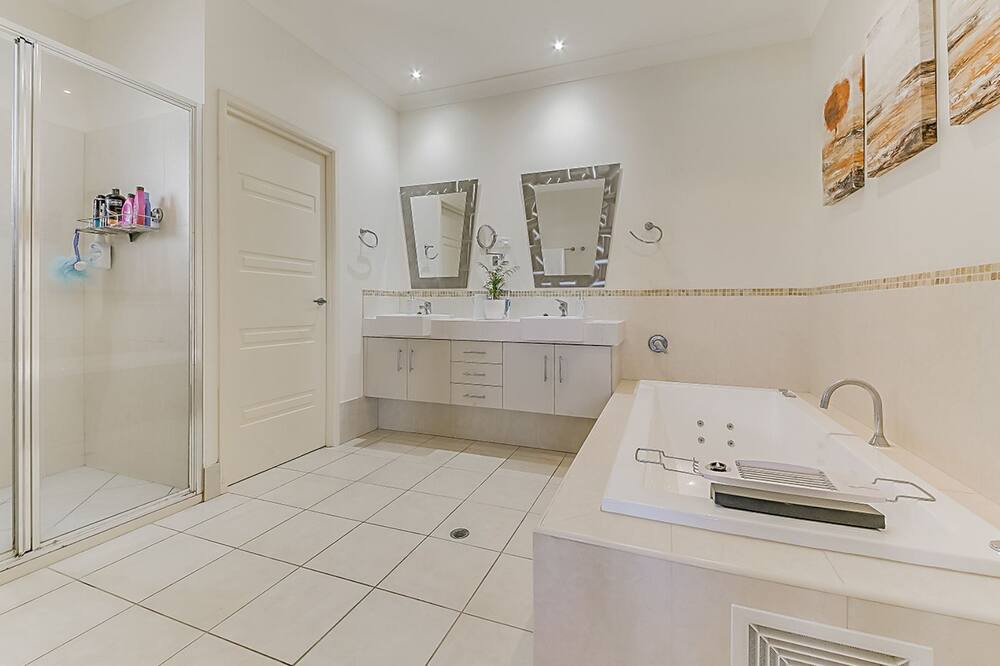 Photo of Bathroom in Yeppoon