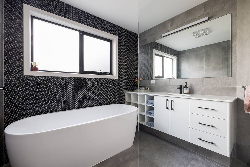 Photo of Bathroom in Warrnambool