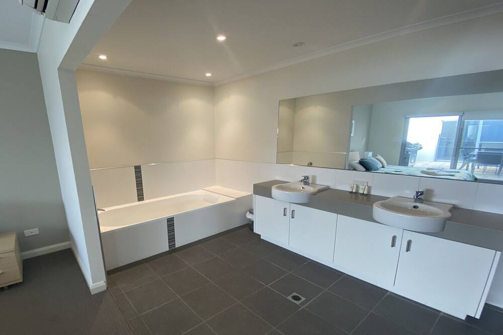 Photo of Bathroom in Jurien Bay