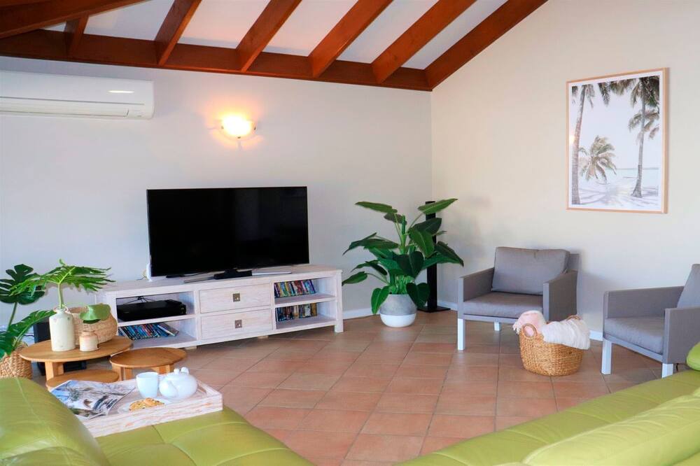Photo of Livingroom in Fingal Bay