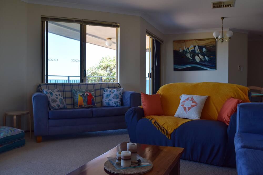Photo of Livingroom in Silver Sands