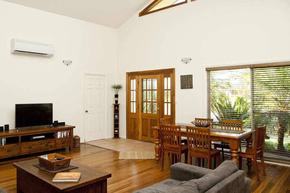Photo of Livingroom in Tea Gardens