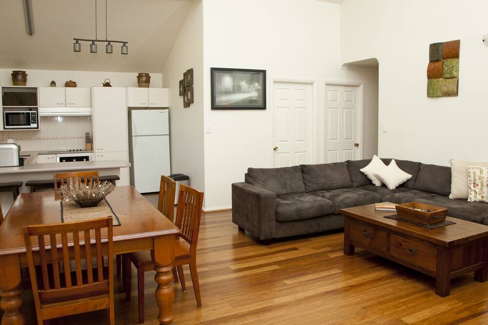 Photo of Livingroom in Tea Gardens