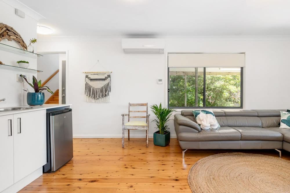 Photo of Livingroom in Macmasters Beach