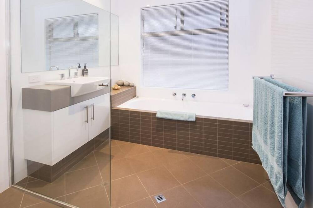 Photo of Bathroom in Dunsborough