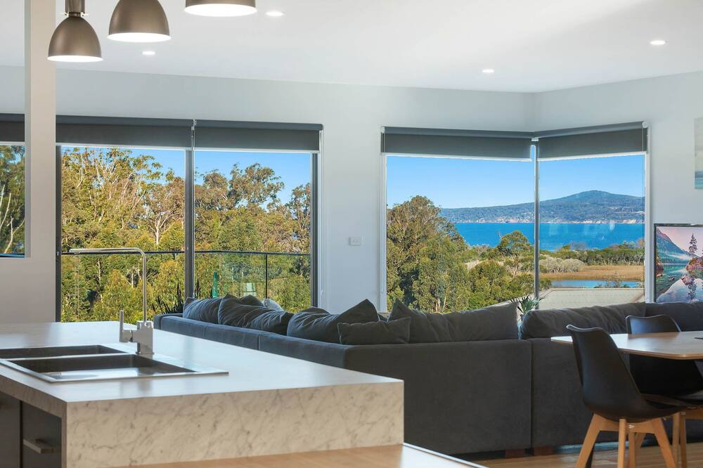 Photo of Livingroom in Eden