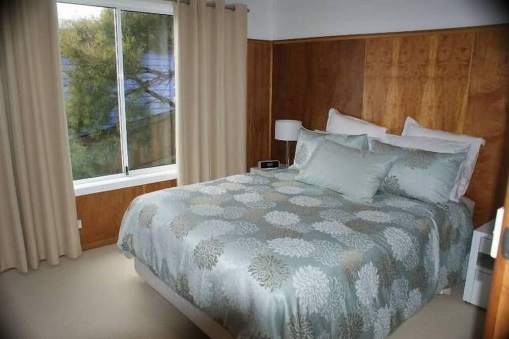 Photo of Bedroom in South Arm