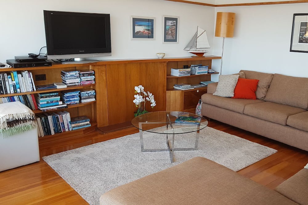 Photo of Livingroom in South Arm