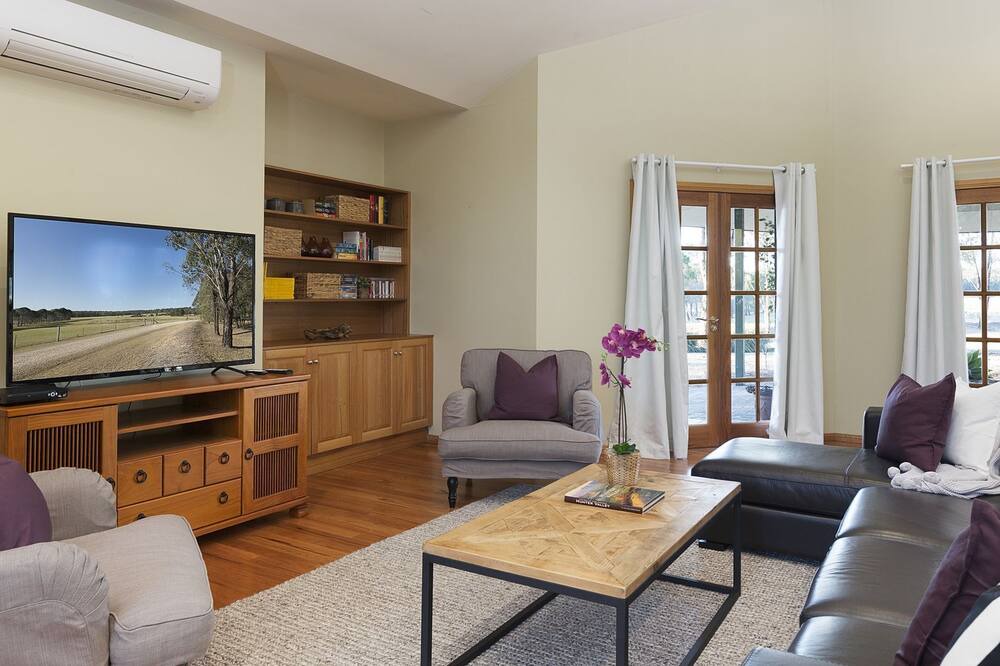 Photo of Livingroom in North Rothbury