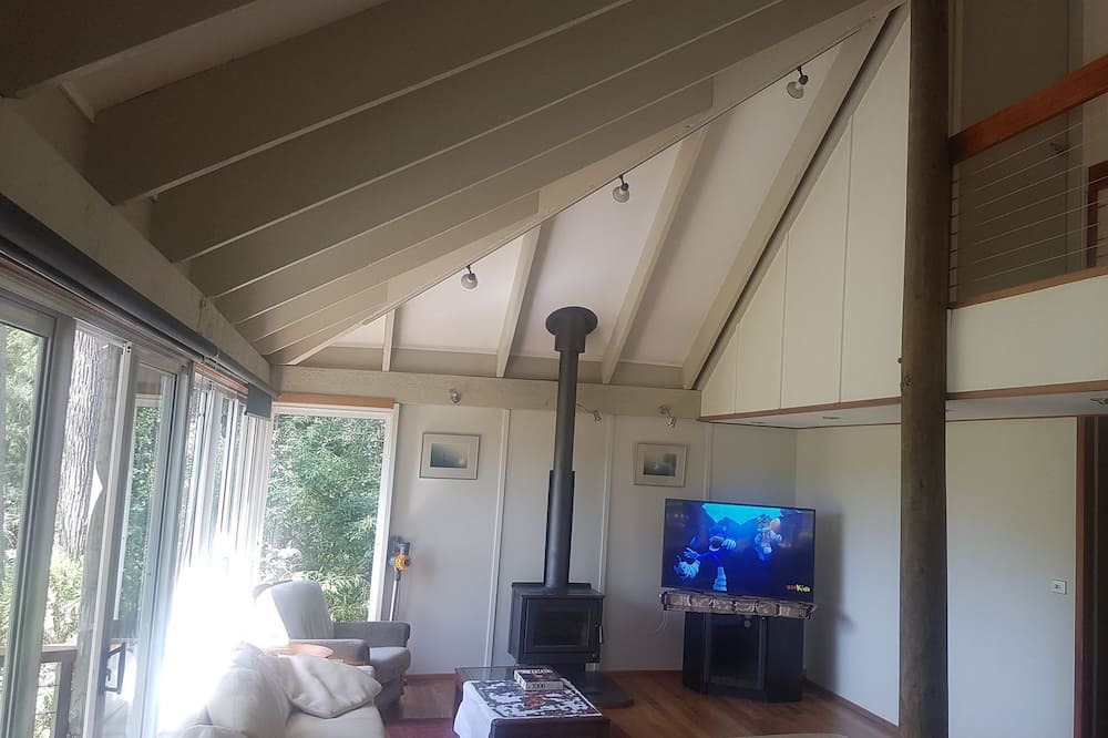 Photo of Livingroom in Dangar Island