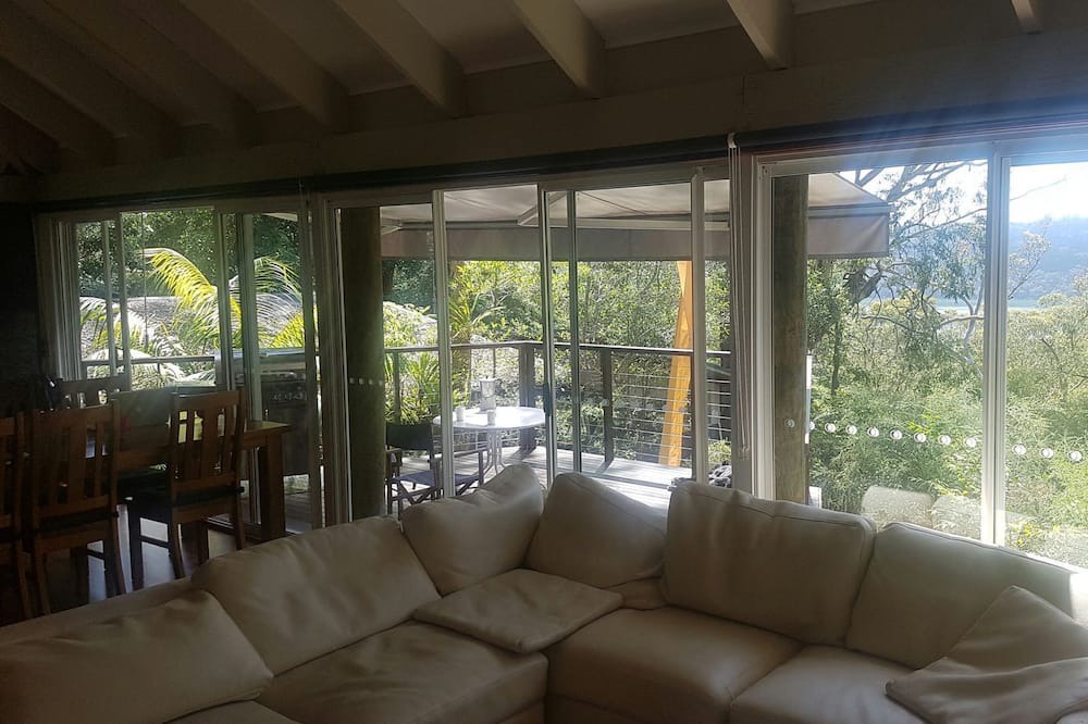 Photo of Livingroom in Dangar Island