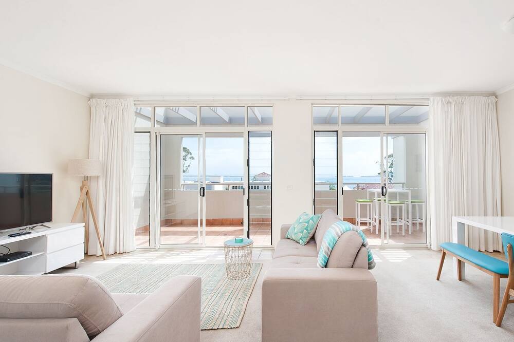 Photo of Livingroom in Shoal Bay