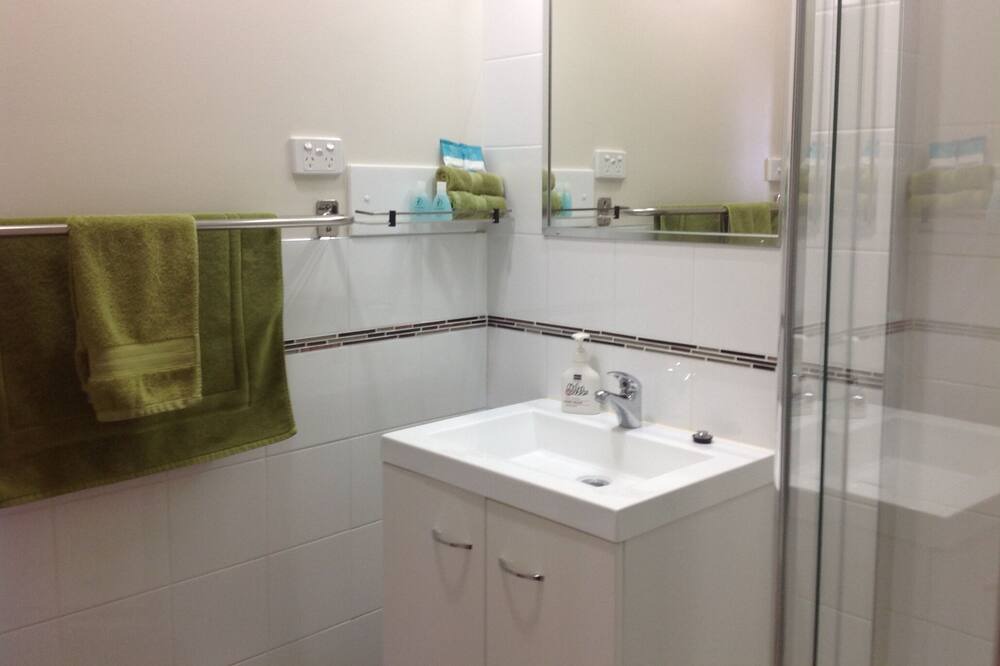Photo of Bathroom in Pink Lake