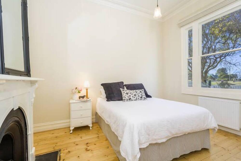 Photo of Bedroom in Queenscliff