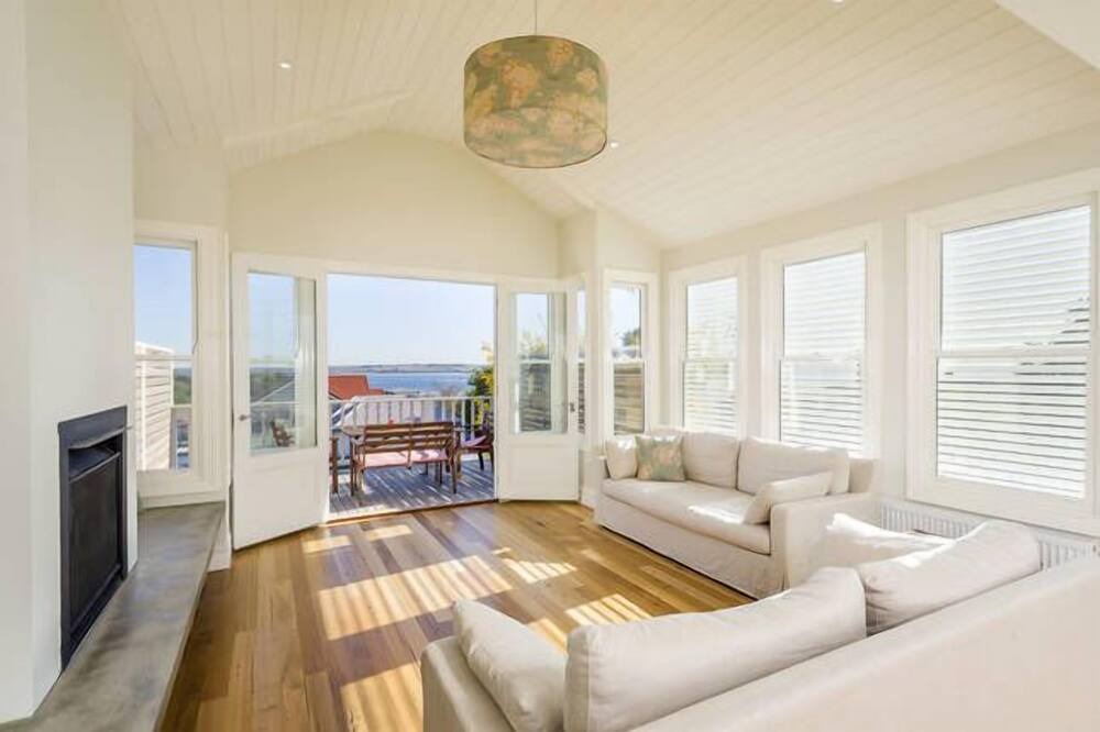 Photo of Livingroom in Queenscliff