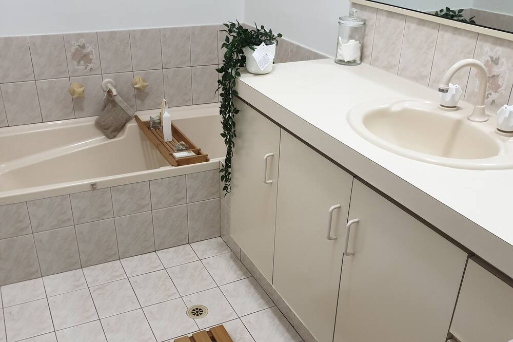 Photo of Bathroom in Rockingham