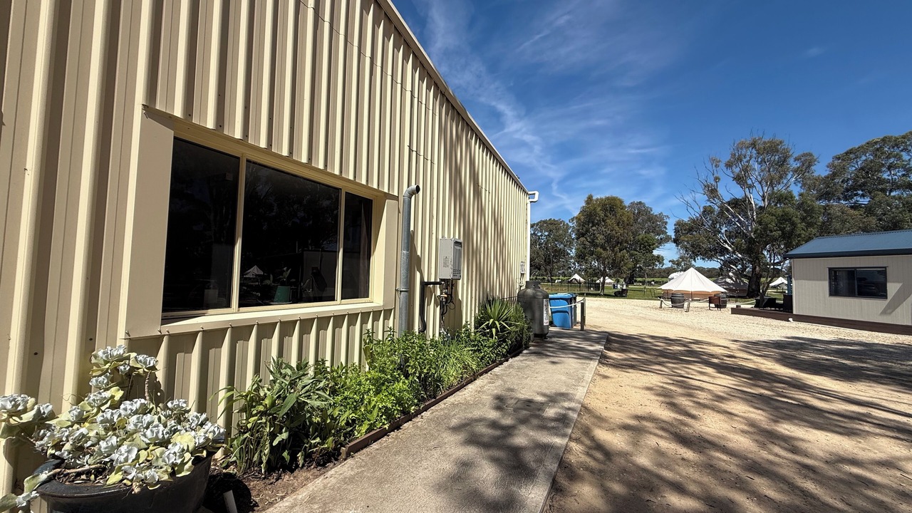 Photo of Outdoor in Comaum