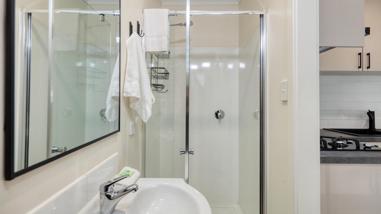 Photo of Bathroom in Deniliquin
