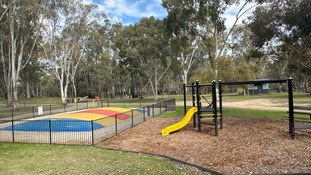 Photo of Others in Deniliquin