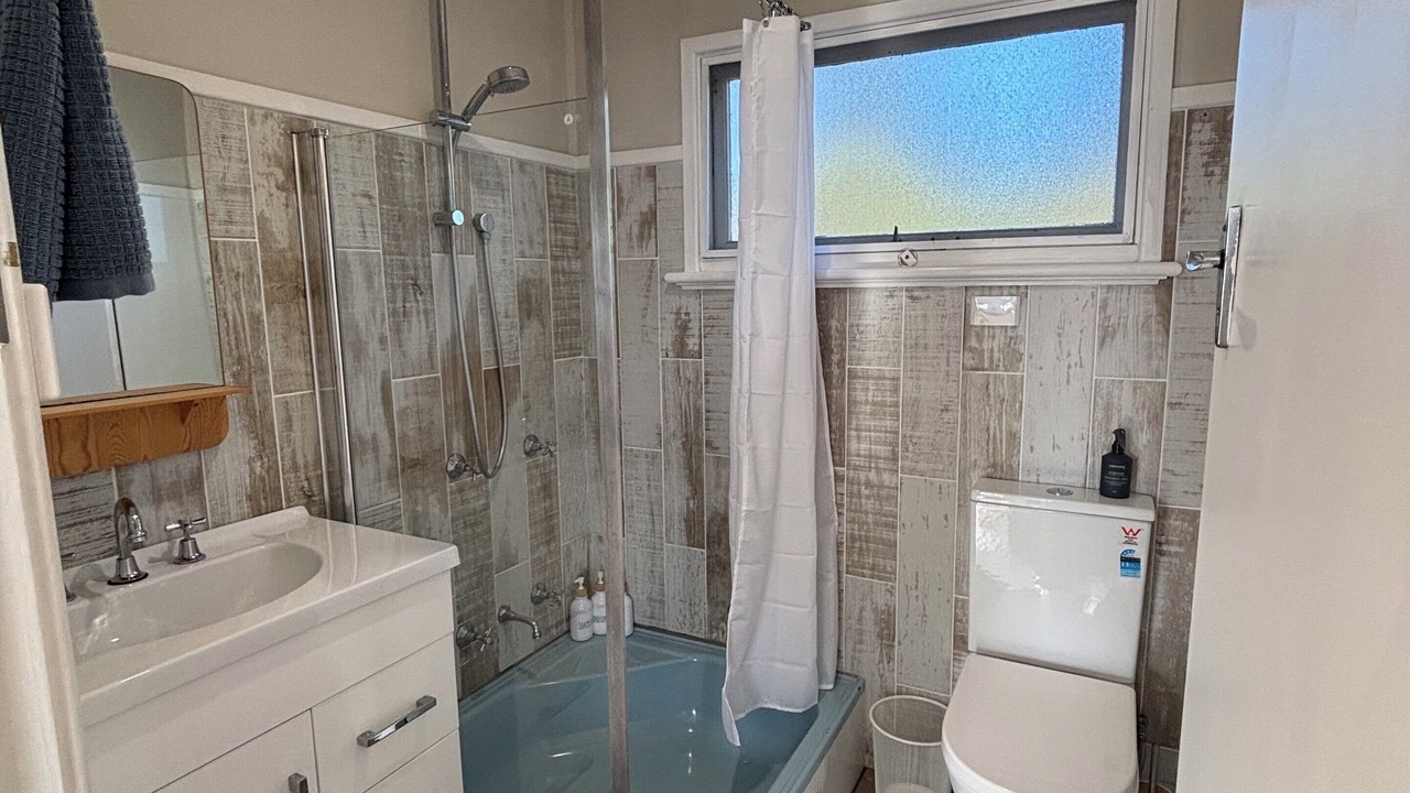 Photo of Bathroom in Lemon Tree Passage