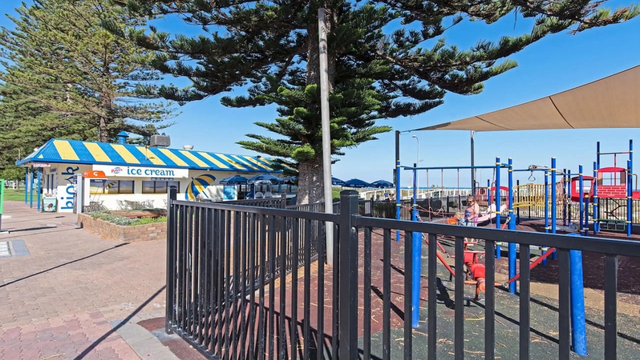 Photo of Others in Largs North