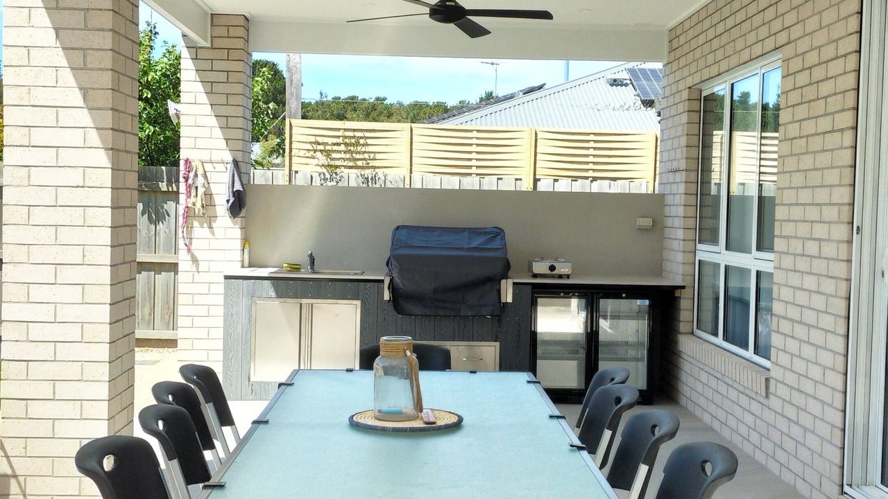 Photo of Outdoor in Indented Head