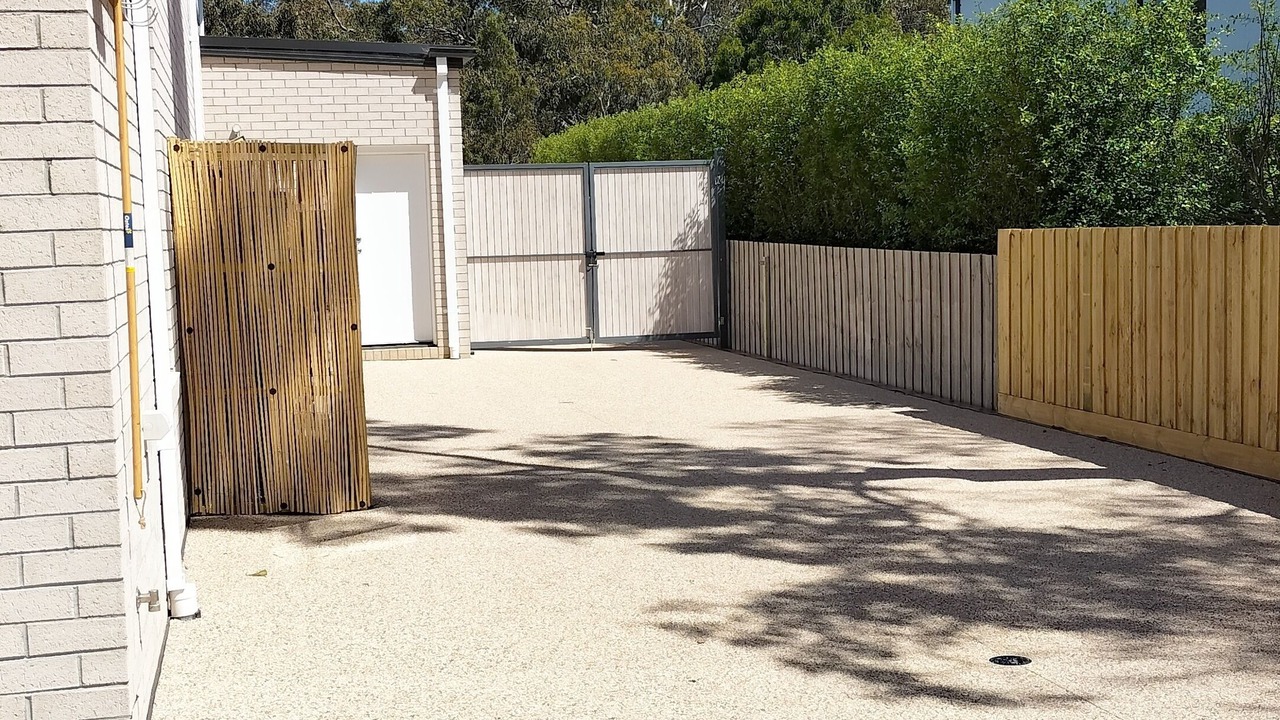 Photo of Outdoor in Indented Head