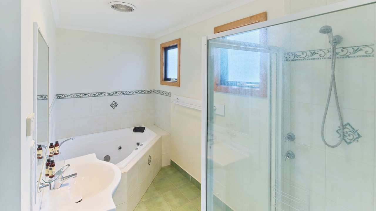Photo of Bathroom in Emu Point