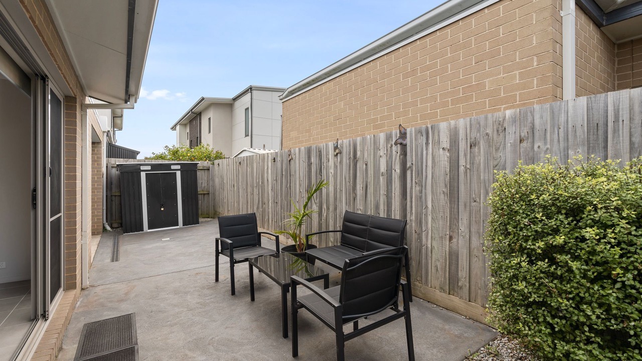 Photo of Outdoor in Indented Head